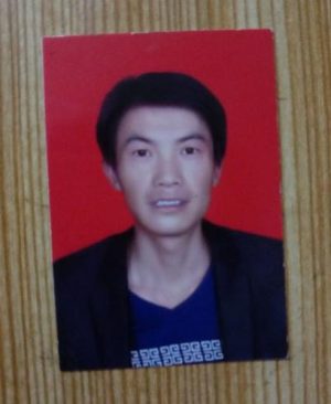 寻亲边得红，定西市临洮县人。2017年11月离家后父亲去世
