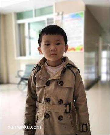 失踪人5岁(目测) 男 丁若杰 发色：黑 在重庆市忠县救助管理站