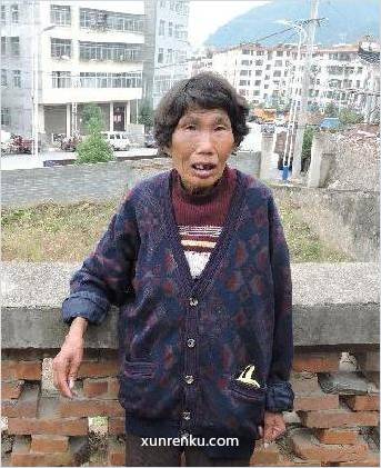 失踪人55岁(目测) 女 自称赵秀芝 智力残疾：言语不清楚。 在商洛市商南县救助站
